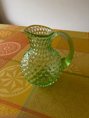 Très jolie sur table