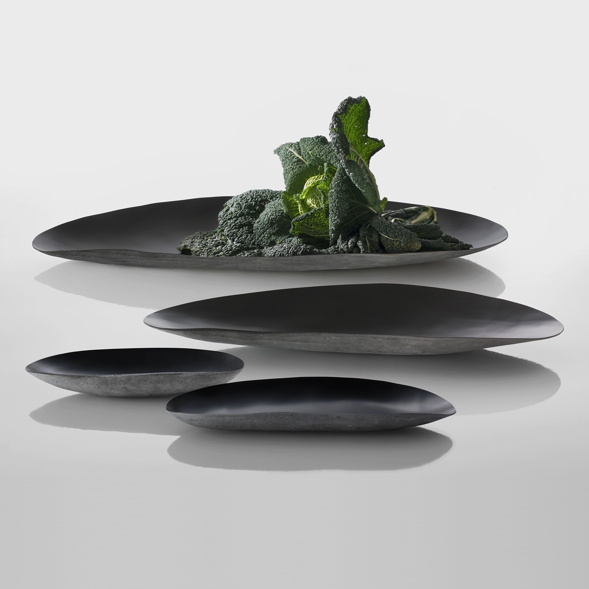 imperfecttolab-guscio-plateau-fibre-de-verre-rond image 2