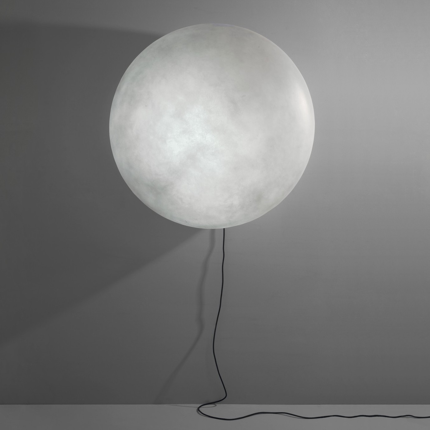 imperfecttolab-etty-lampe-lune-murale-et-poser-blanche image 4