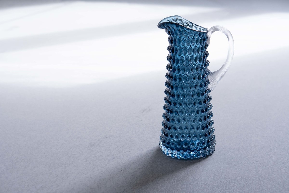 klimchi-hobnail-carafe-1-l-bleu-fum-picots image 5