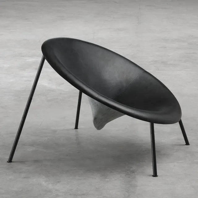 imperfecttolab-puka-fauteuil-fibre-de-verre-assise-ronde image 1