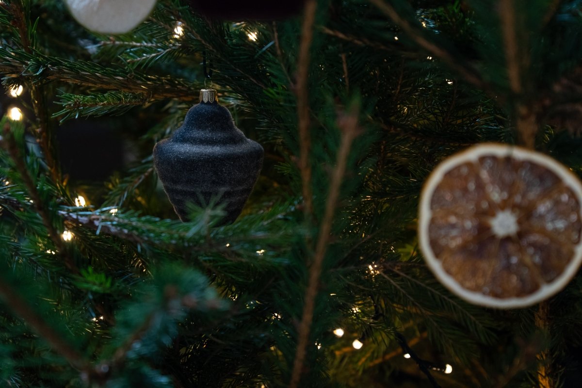 klimchi-ornaments-boule-de-no-l-moss-diamant-argent image 6