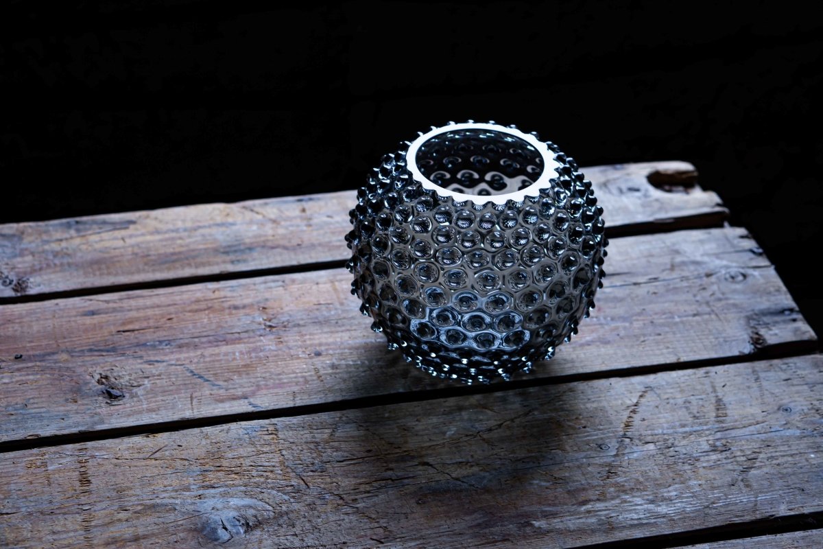 klimchi-hobnail-vase-boule-gris-fum-picots image 2