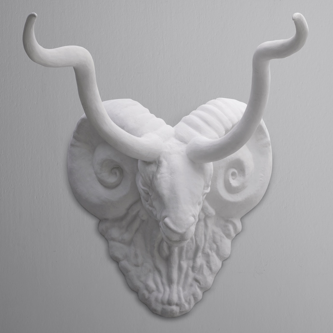 imperfecttolab-uno-t-te-de-b-lier-sculpture-dition-limit-e image 1