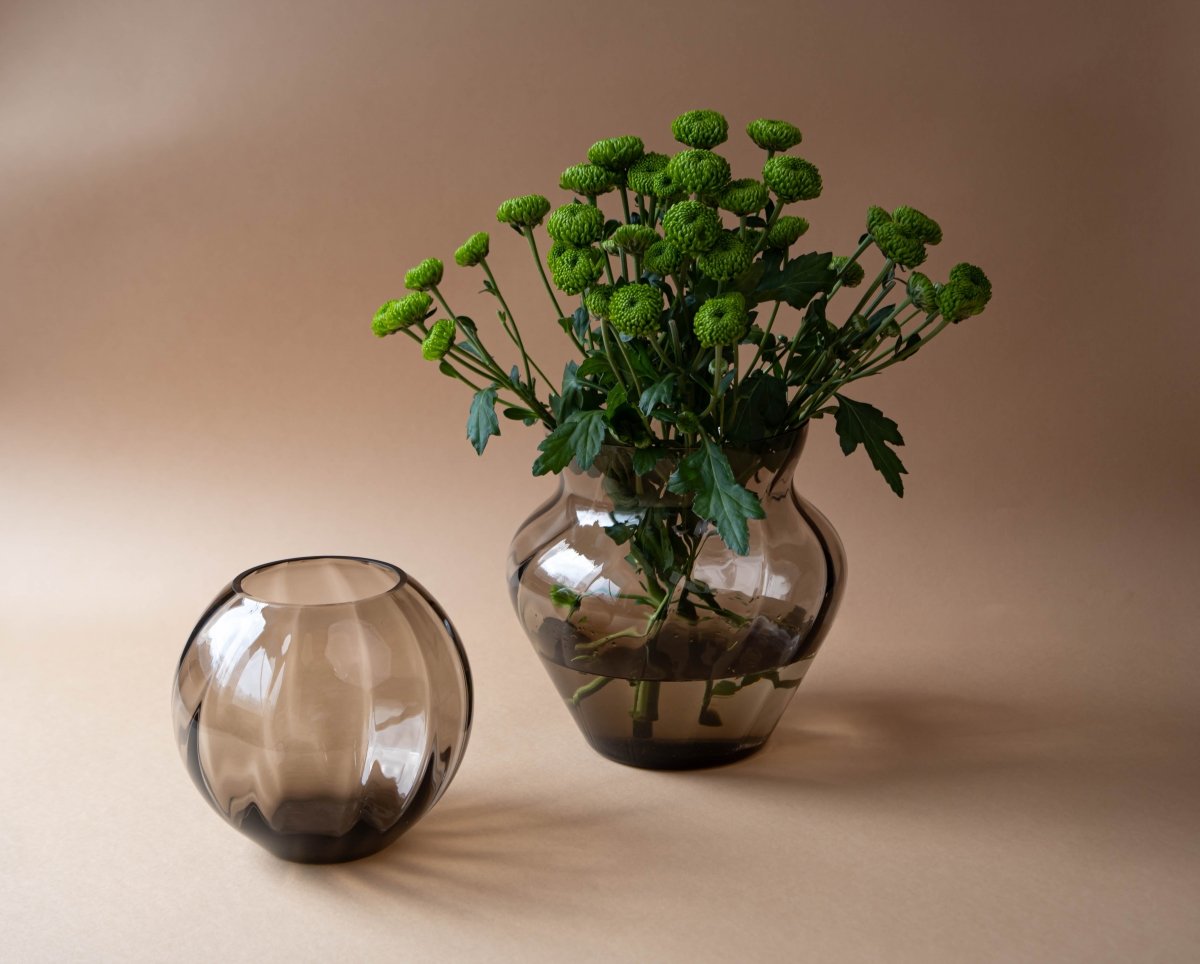 klimchi-marika-vase-rond-noir-fum-cristal-petit-format image 3