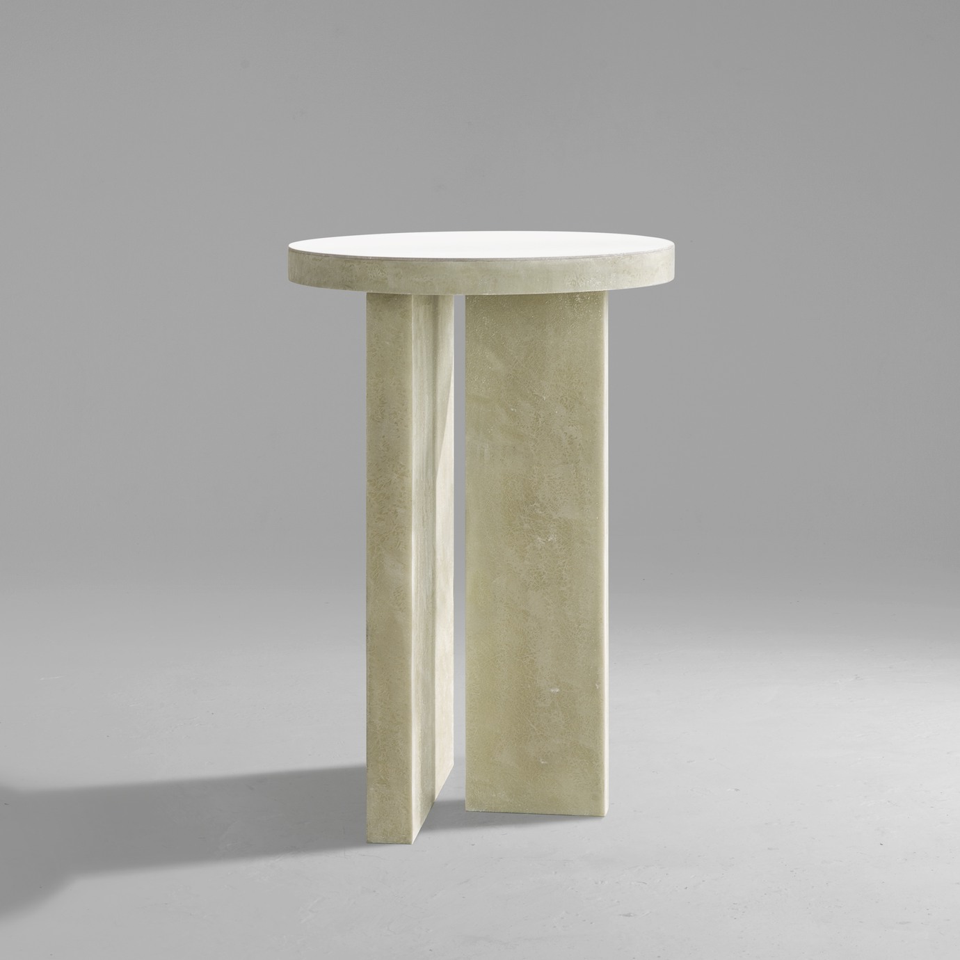 imperfecttolab-e42-table-d-appoint-fibre-de-verre-g-om-trique image 3