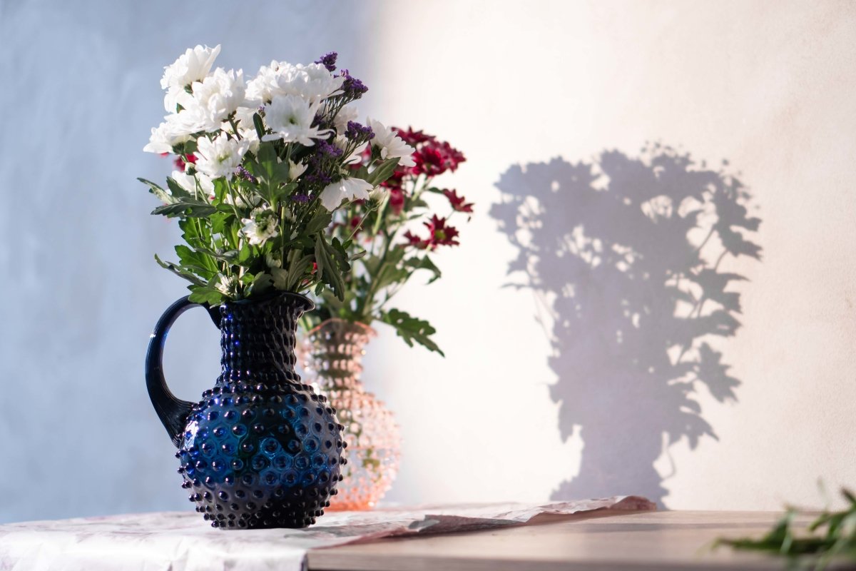 klimchi-hobnail-carafe-2-l-bleu-royal-cristal image 2
