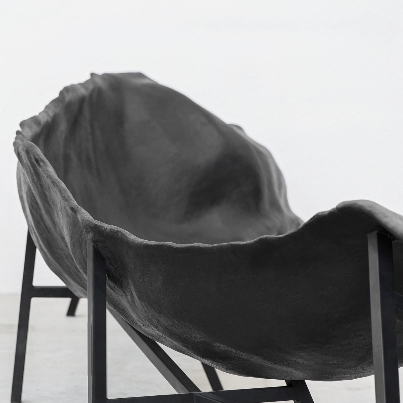 imperfecttolab-qirat-fauteuil-enveloppant-dition-limit-e image 4