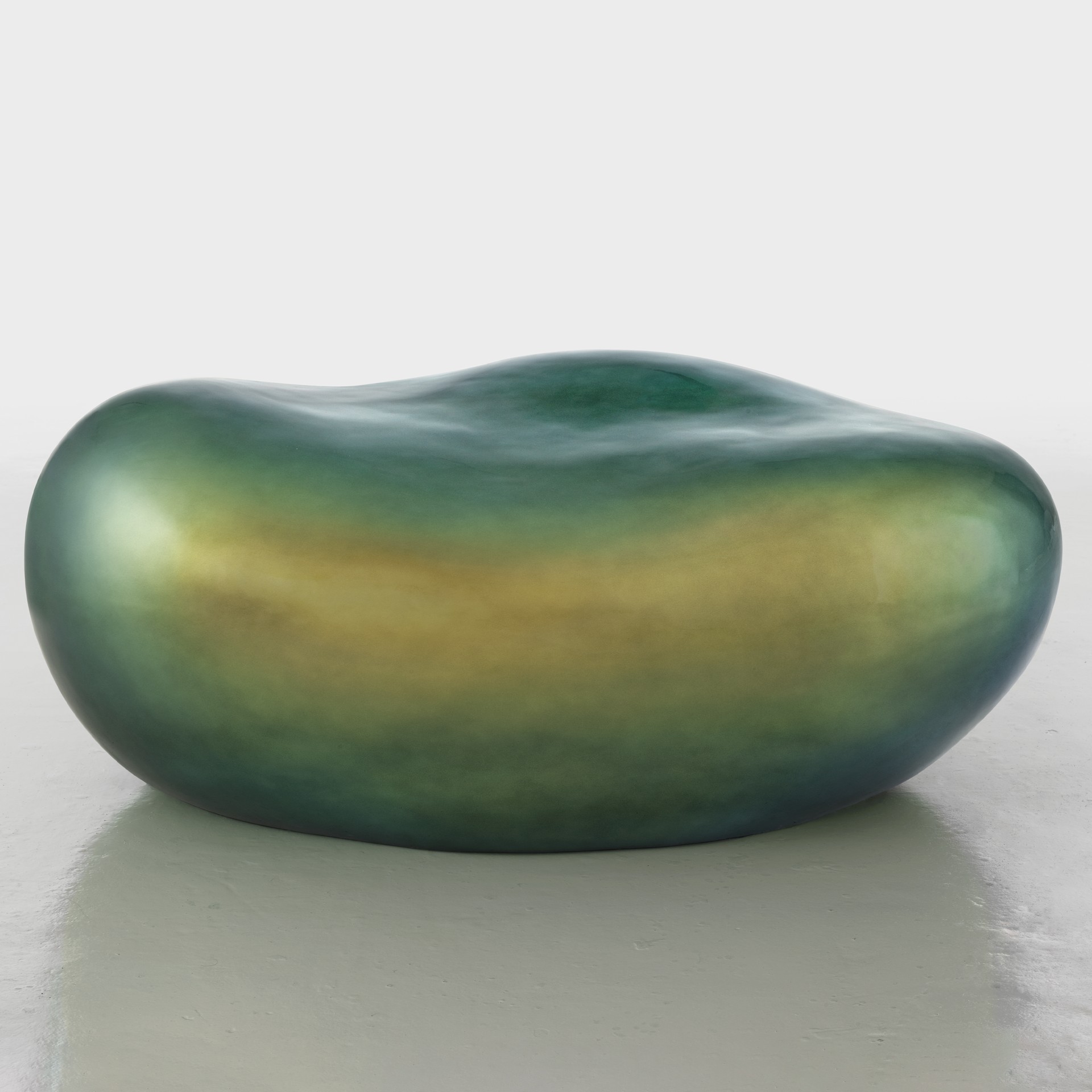 imperfecttolab-beetle-fauteuil-iridescent-scarab-e image 2