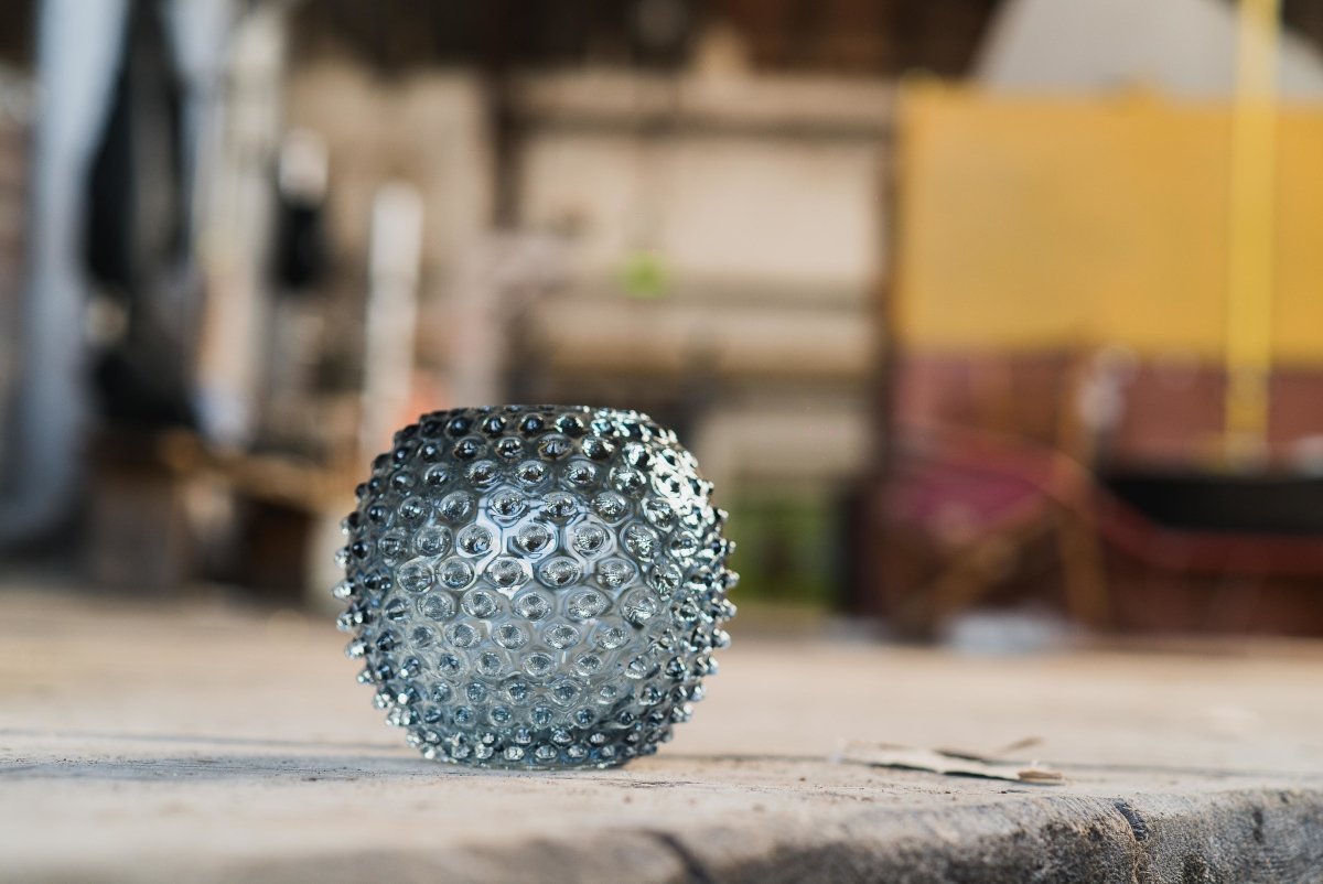 klimchi-hobnail-blue-smoke-vase-rond-bleu-fum-1-pi-ce image 3
