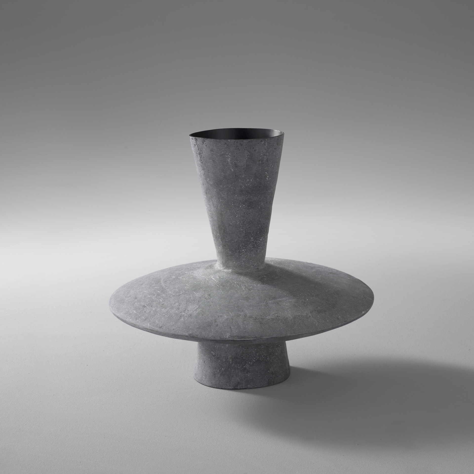 imperfecttolab-echo-vase-design-g-om-trique-fibre-de-verre image 7