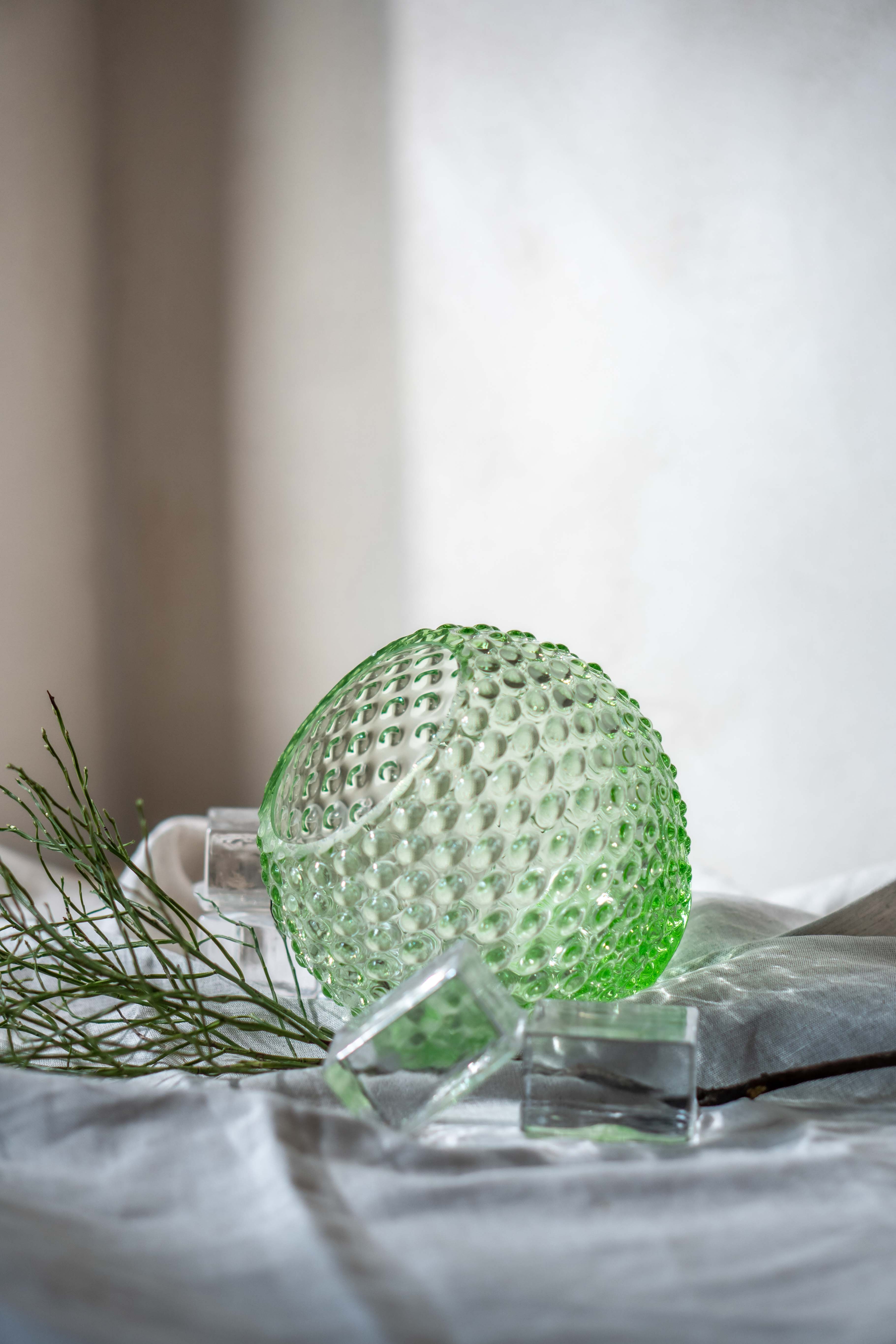 klimchi-hobnail-vase-boule-vert-clair-petit-mod-le-cristal image 2