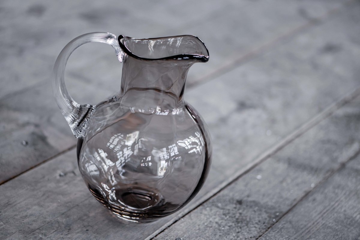 klimchi-marika-carafe-pichet-noir-2-litres image 3