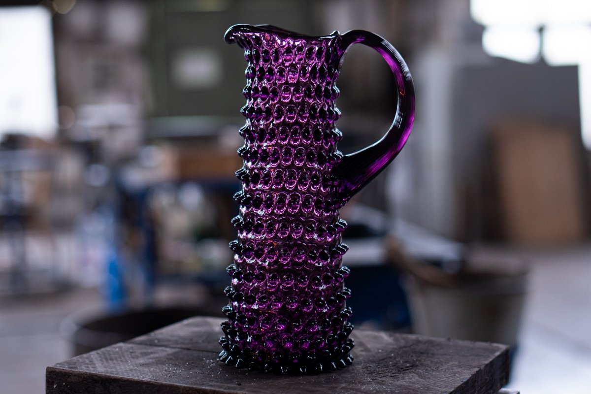 klimchi-hobnail-carafe-1-l-violette-picots image 3