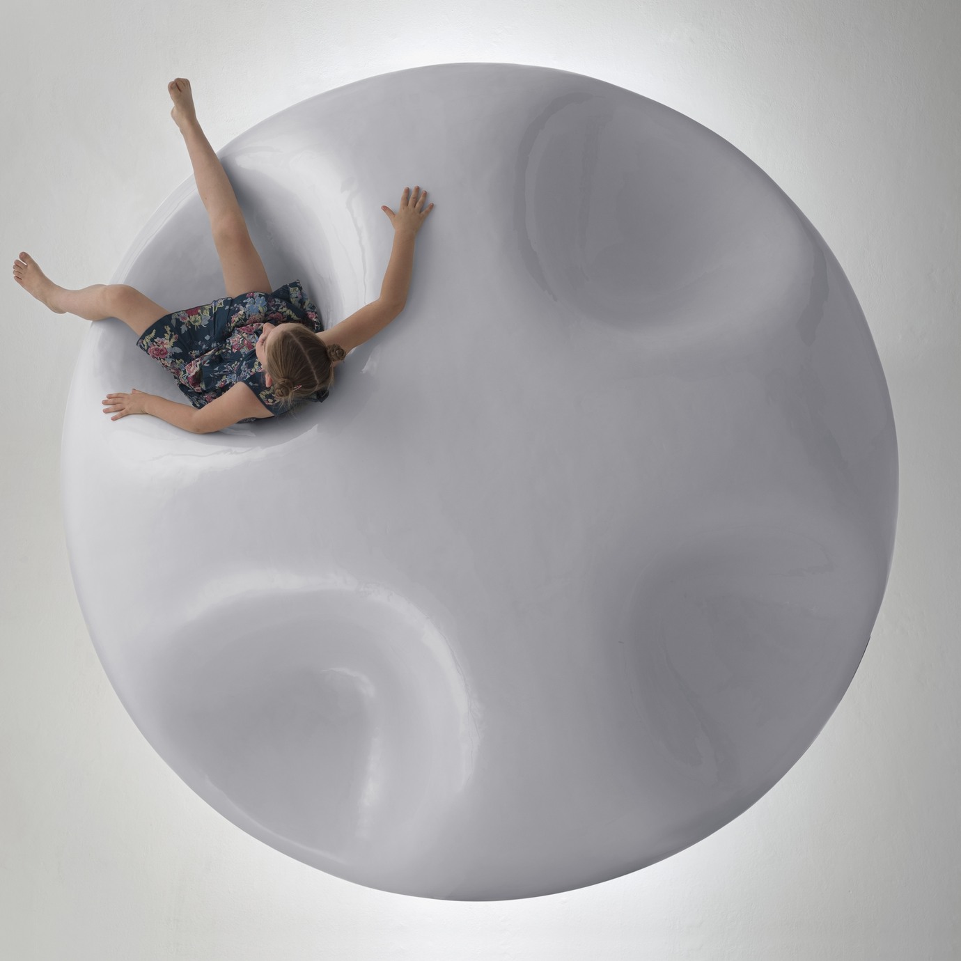 imperfecttolab-uluru-sculpture-assise-circulaire-monolithique image 2