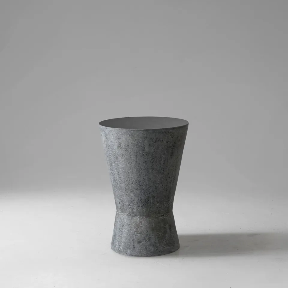 imperfecttolab-n-table-d-appoint-plateau-laqu-blanc image 1
