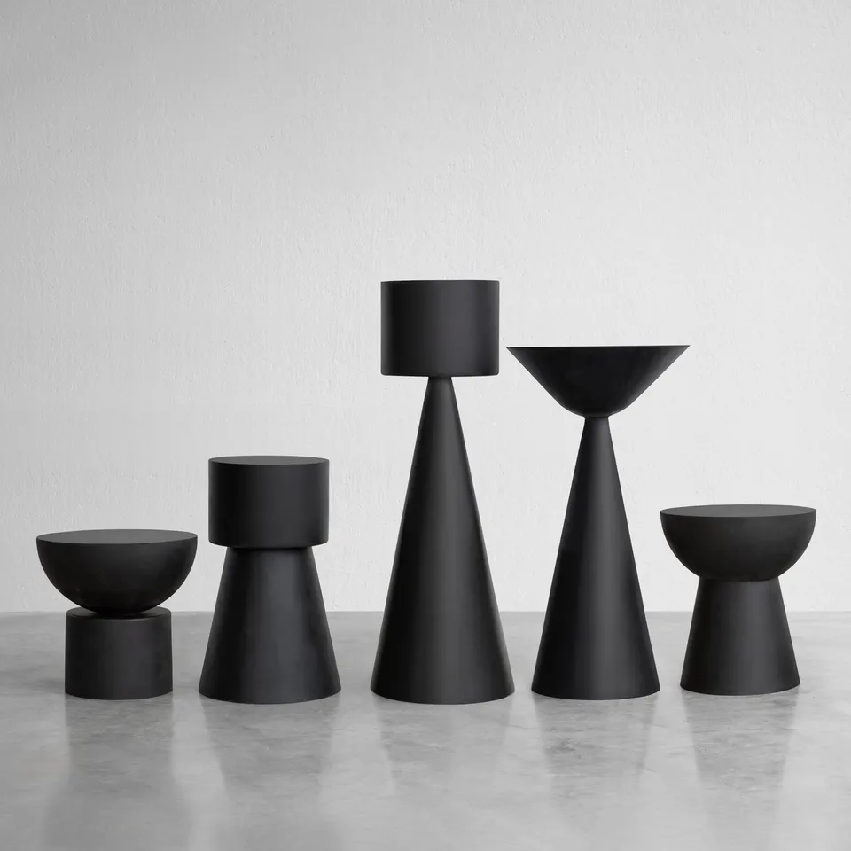 imperfecttolab-libra-table-d-appoint-sculpture-g-om-trique image 1