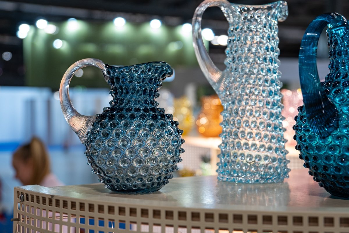 klimchi-hobnail-carafe-underlay-blue-smoke-1-l image 2