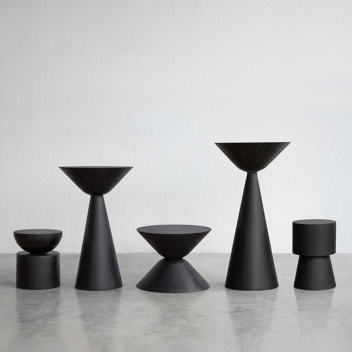 imperfecttolab-libra-table-d-appoint-sculpture-g-om-trique image 2