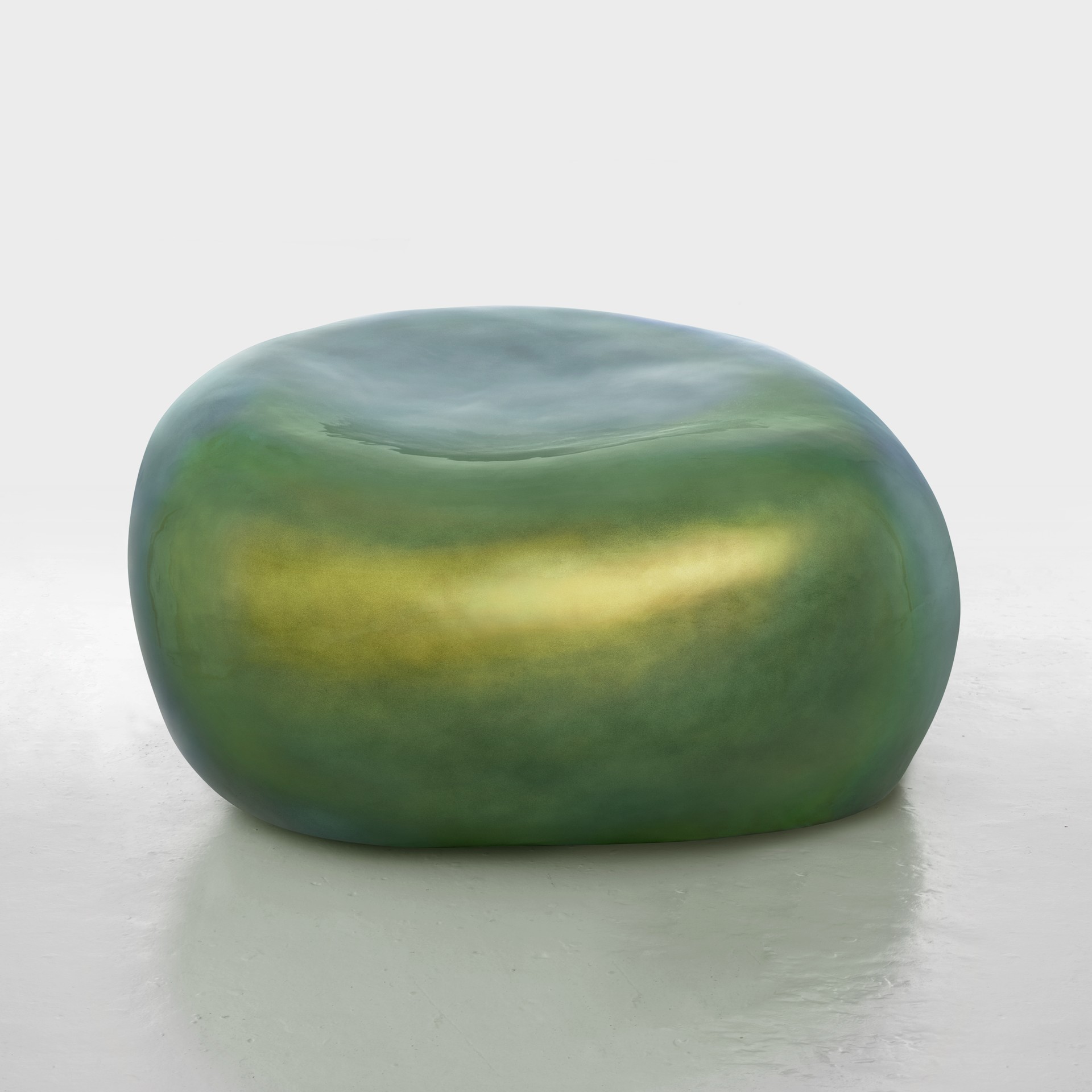 imperfecttolab-beetle-fauteuil-iridescent-scarab-e image 3