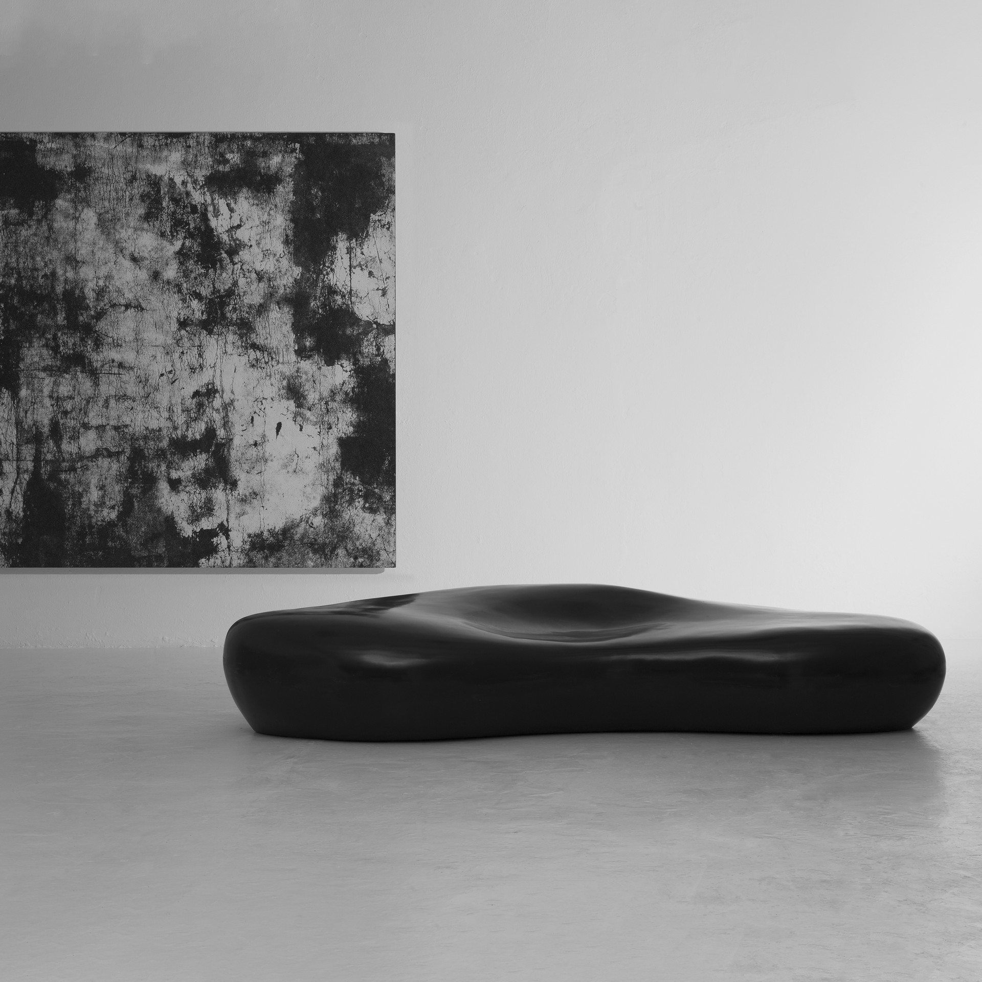 imperfecttolab-ciottolo-1-fauteuil-galet-sculptural-blanc image 3
