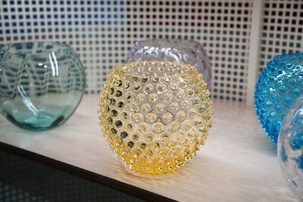 klimchi-hobnail-vase-rond-ambre-underlay-cristal image 5