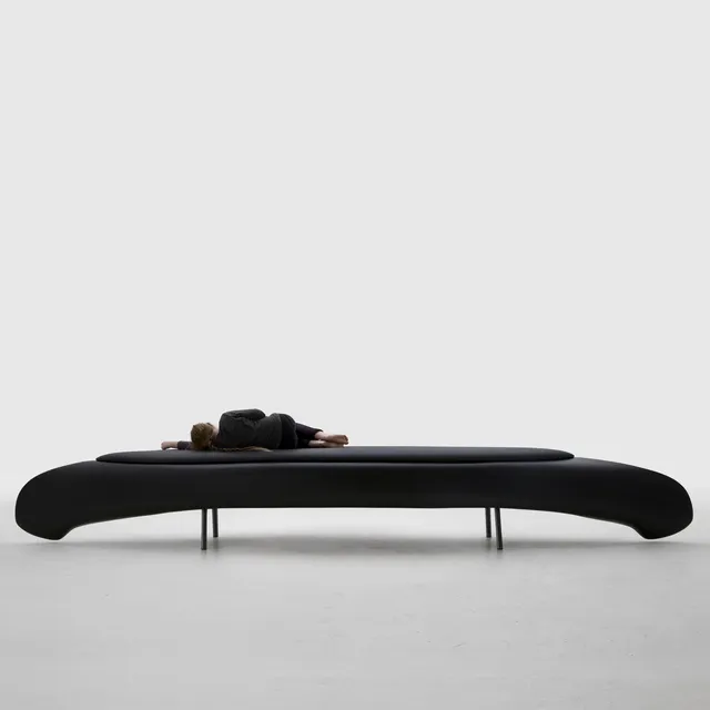 imperfecttolab-canoa-banc-design-fibre-de-verre-et-tissu image 1