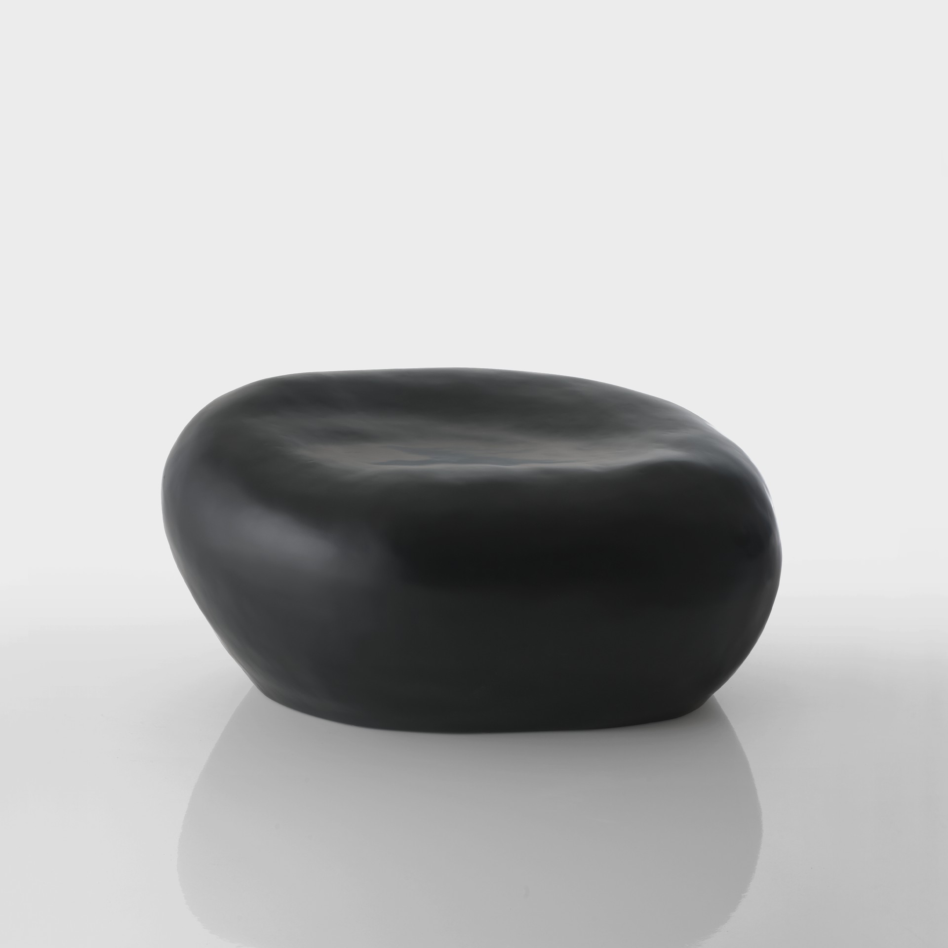 imperfecttolab-ciottolo-chaise-galet-fibre-de-verre image 5
