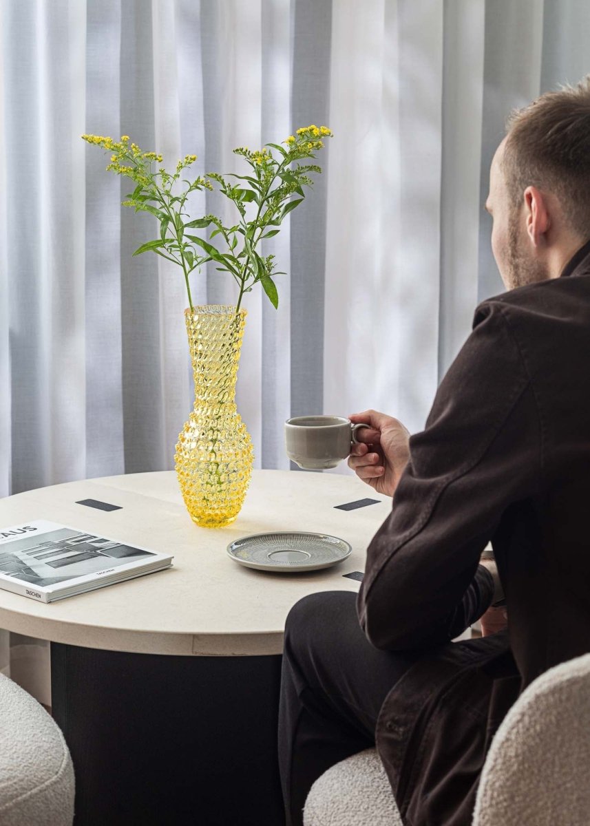 klimchi-fugu-vase-citrine-jaune-en-verre-translucide image 2