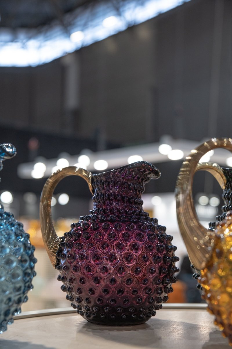 klimchi-silver-gold-handles-pichet-hobnail-violet-2-l-anse-dor-e image 2