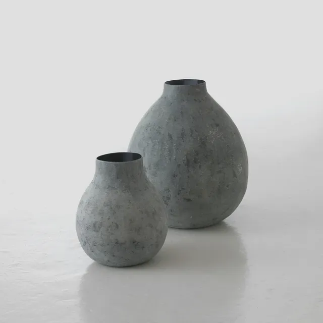 imperfecttolab-bulbo-vase-en-fibre-de-verre-forme-bulbe image 1