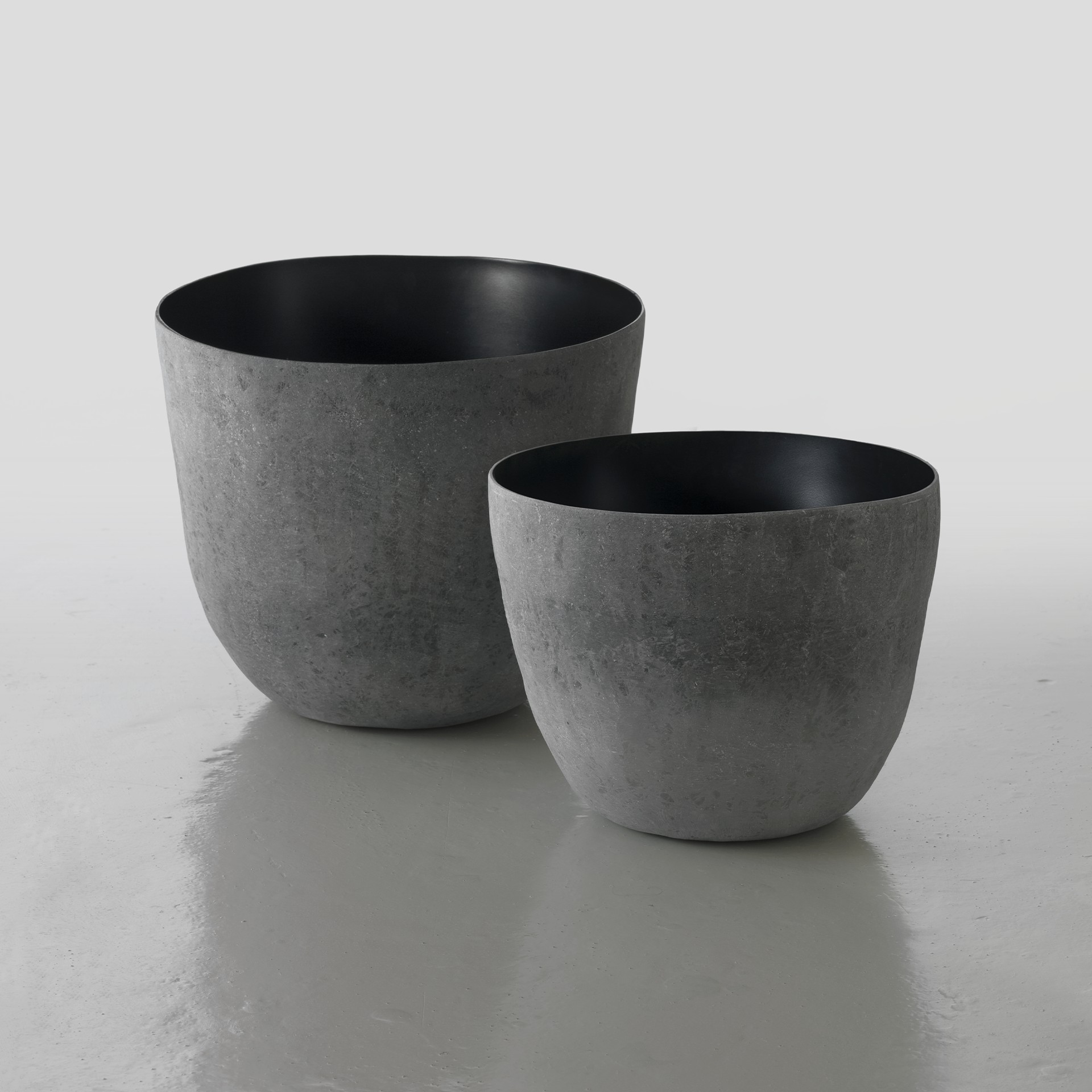 imperfecttolab-vaso-vase-traditionnel-en-fibre-de-verre image 1