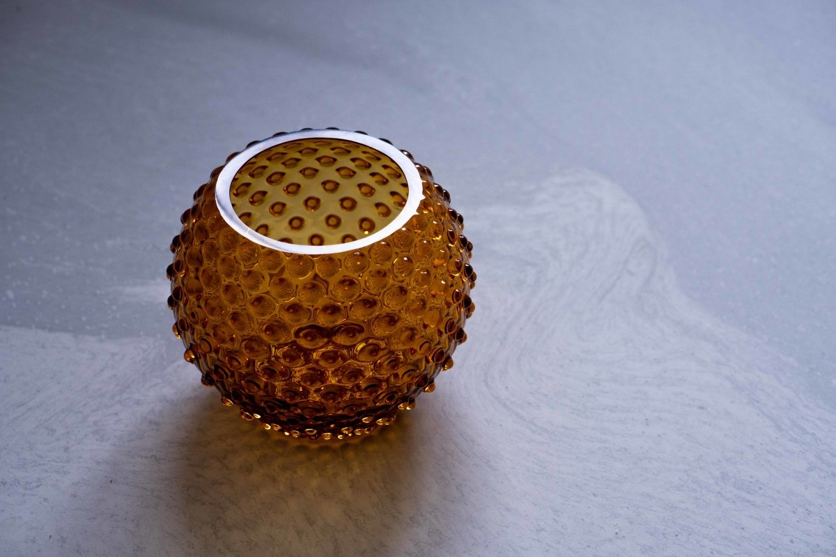 klimchi-hobnail-amber-petit-vase-rond-ambre image 3