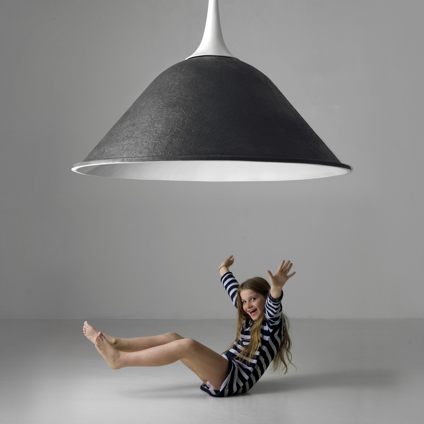 imperfecttolab-bell-a-suspension-cloche-lumi-re-chaude image 3