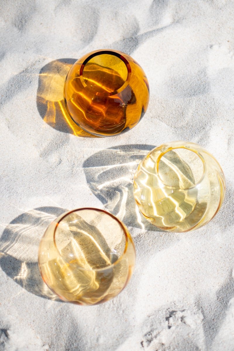 klimchi-marika-petit-vase-rond-ambre-jaune-verre-souffl image 4