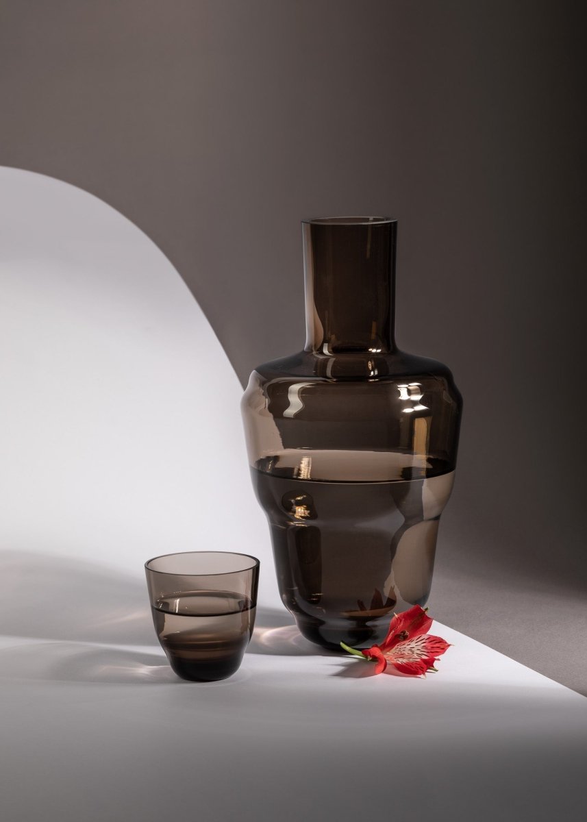 klimchi-shadows-carafe-en-verre-gris-minuit-midnight-grey image 2