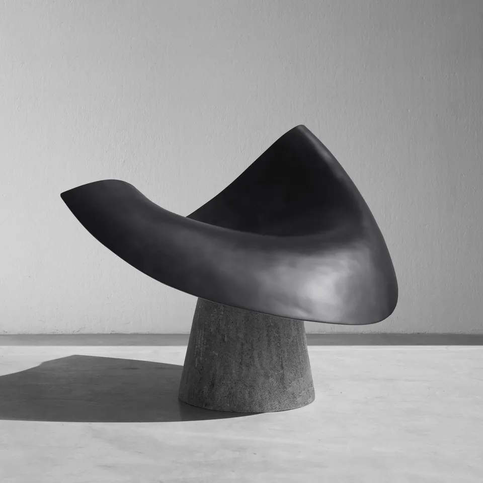 imperfecttolab-flow-fauteuil-sculptural-lignes-sinueuses image 1
