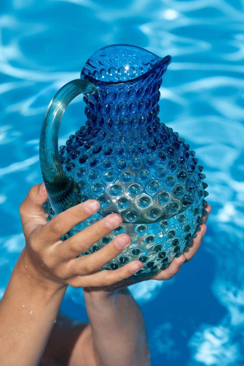 klimchi-hobnail-ocean-carafe-d-grad-bleu-dition-limit-e image 4