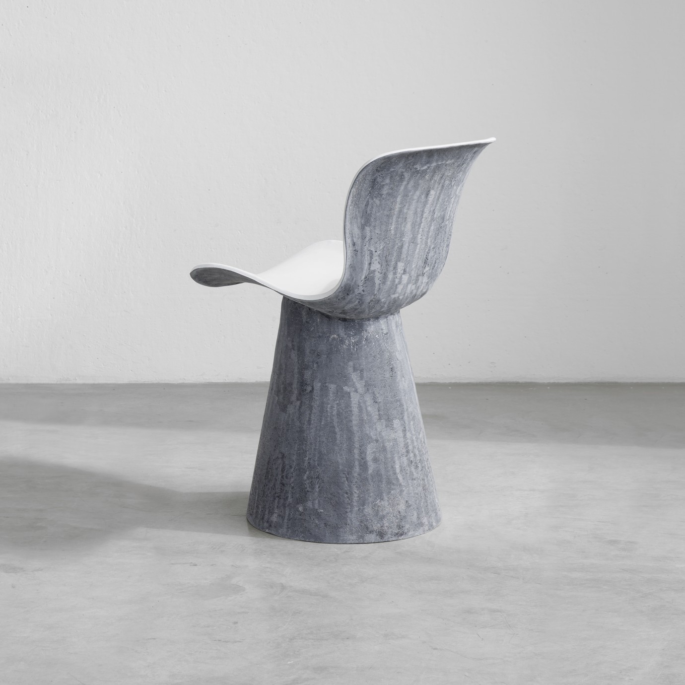 imperfecttolab-equilibria-fauteuil-base-conique image 2